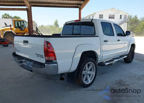 2006 Toyota Tacoma Prerunner from USA, damaged, VIN 3TMJU62NX6M026776